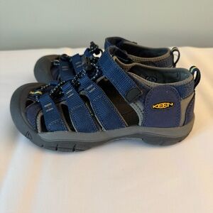 KEEN Size 2 Little Boys or Girls Blue Sandals Shoes